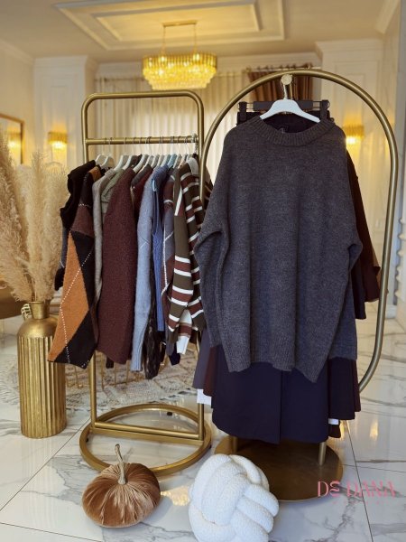 بلوزة رمادي غامق