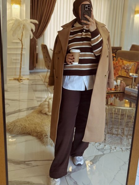 بلوزة الترند المميز باللون البني