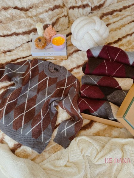 بلوزة صوف ناعم بنقشة البقلاوة