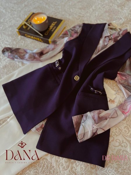 ڤيست بدون قميص