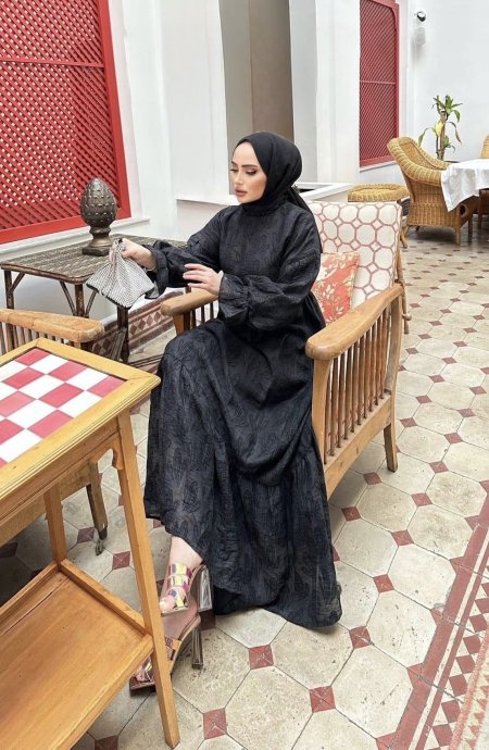 فستان بنقشة ناعمة خيار مثالي لأي مناسبة