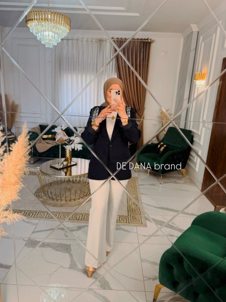 بليزر مع سكارف