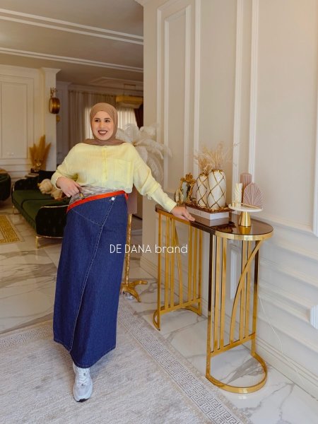 تنورة جينز بتصميم يخطف الأنظار طولها 102cm